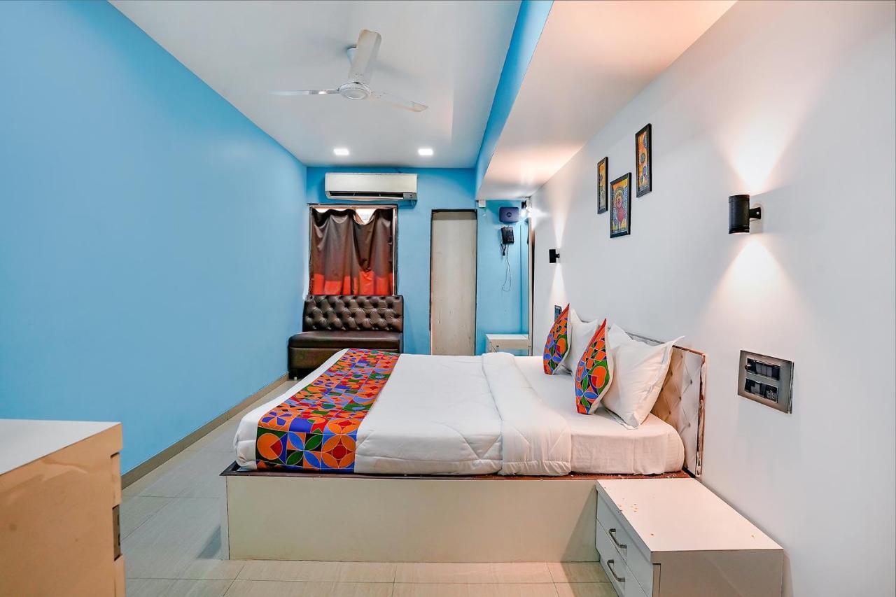 Fabexpress White House - Nr Midc Khargar Hotel Koparpada Bagian luar foto