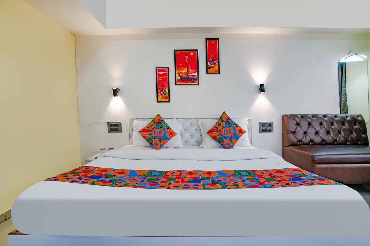 Fabexpress White House - Nr Midc Khargar Hotel Koparpada Bagian luar foto