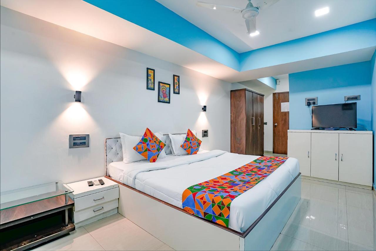 Fabexpress White House - Nr Midc Khargar Hotel Koparpada Bagian luar foto